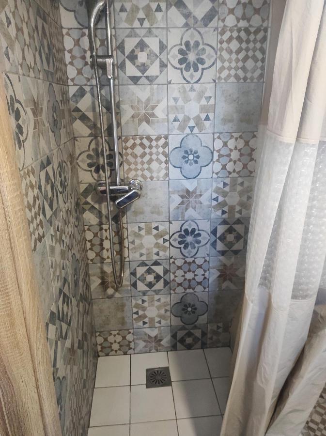 Apartamento Σοφίτα Καλλύνω Tesalónica Exterior foto