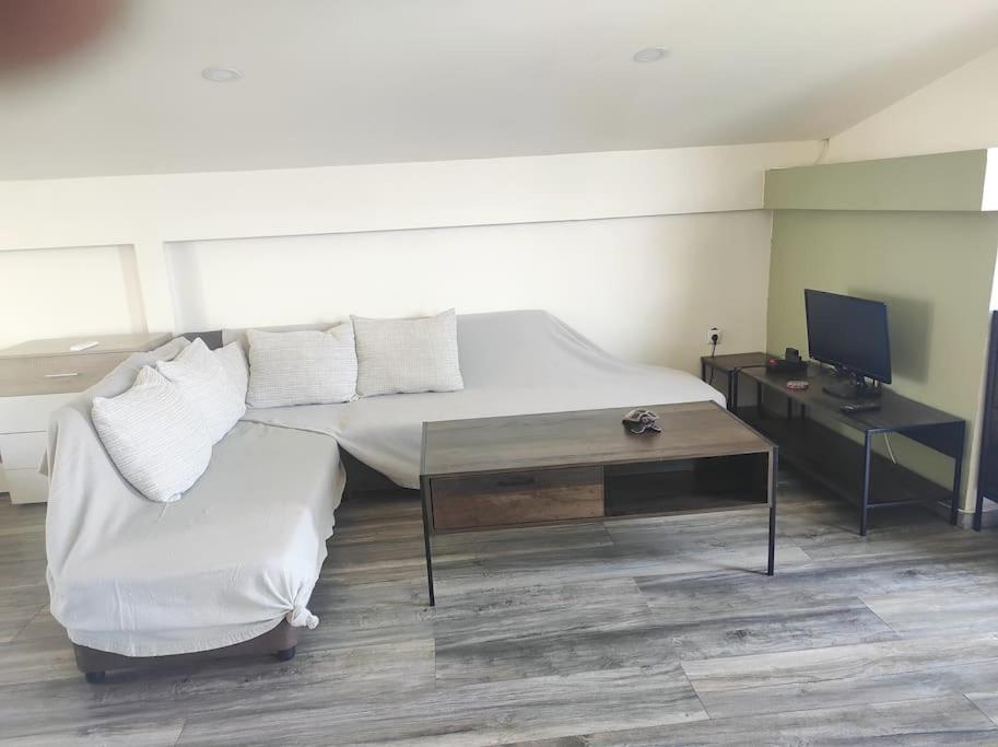 Apartamento Σοφίτα Καλλύνω Tesalónica Exterior foto